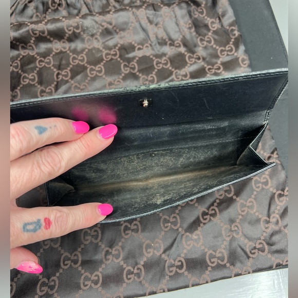 Authentic GUCCI wallet - Picture 4 of 16